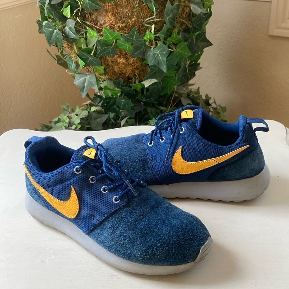 Nike Blue Suede Lace-Up Unisex Sneakers Size 5.5 Y
